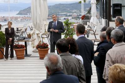 Predsednik republike dr. Danilo Türk se je udeležil tradicionalne prireditve "Obiranje oljke županov – oljke povezovanja" (foto: Stanko Gruden/STA)
