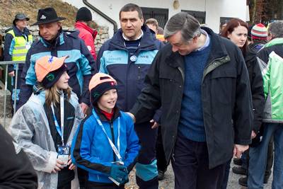 Predsednik republike dr. Danilo Türk si je v Planici ogledal kvalifikacije za petkovo posamično tekmo, s katerimi se uradno začenja finale svetovnega pokala v smučarskih skokih v Planici (foto: Stanko Gruden/STA)