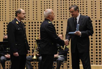 Predsednik republike dr. Danilo Türk je z Redom za zasluge odlikoval Gasilsko zvezo Slovenije (foto: Nebojša Tejić/STA)
