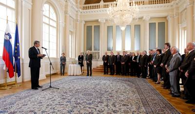 Predsednik republike dr. Danilo Türk je z Redom za zasluge odlikoval Franca Šivica (foto: Stanko Gruden/STA)
