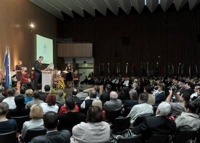 Predsednik republike dr. Danilo Türk se je udeležil 3. mednarodnega foruma o apiterapiji in apikvaliteti (foto: Tamino Petelinšek/STA)