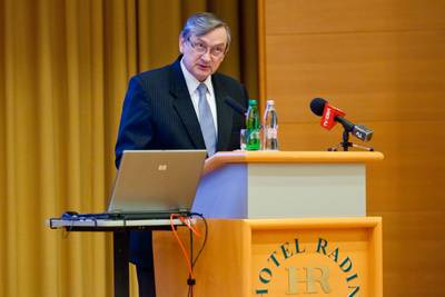Predsednik republike dr. Danilo Türk se je udeležil 2. mednarodnega posveta "Socialni dialog v Evropski uniji" v sklopu operacije DialogeM, kjer je imel uvodni nagovor (foto: Stanko Gruden/STA)