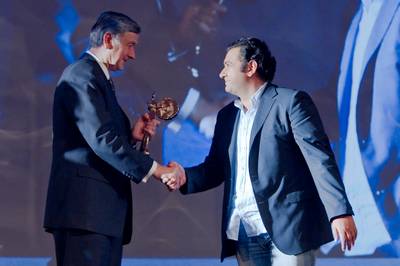 Predsednik republike dr. Danilo Türk je podelil glavno nagrado 17. mednarodnega oglaševalskega festivala Zlati boben, Zlato vrtnico, za najboljšo oglaševalsko agencijo agenciji DDB&CO. iz Turčije (foto: Stanko Gruden/STA)