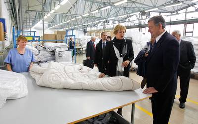 Predsednik republike dr. Danilo Türk je obiskal podjetje Odeja, tovarna prešitih odej (foto: Stanko Gruden/STA)