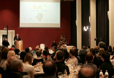 Predsednik republike dr. Danilo Türk se je udeležil prednovoletne čajanke Programa Svit – Državnega programa presejanja in zgodnjega odkrivanja predrakavih sprememb in raka na debelem črevesu in danki, ki poteka pod njegovim pokroviteljstvom (foto: Tina Kosec/STA)