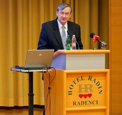 Predsednik republike dr. Danilo Türk se je udeležil 2. mednarodnega posveta "Socialni dialog v Evropski uniji" v sklopu operacije DialogeM, kjer je imel uvodni nagovor (foto: Stanko Gruden/STA)
