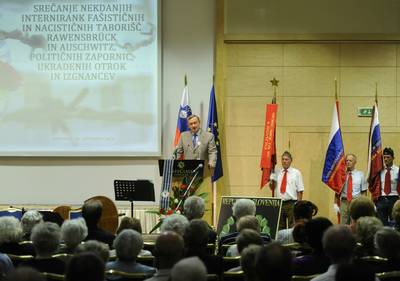 Predsednik dr. Danilo Türk in soproga Barbara Miklič Türk sta se udeležila 18. srečanja bivših internirank in internirancev, političnih zapornic in zapornikov, ukradenih otrok nekdanjih nacifašističnih taborišč in zaporov ter njihovih svojcev in prijateljev (foto: Nebojša Tejić/STA)