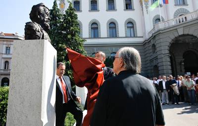 Predsednik republike dr. Danilo Türk se je udeležil slovesnega odkritja kipa akad. Božidarja Jakca (foto: Stanko Gruden/STA)