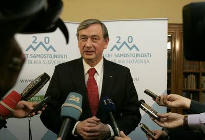 Predsednik republike dr. Danilo Türk je vodil 1. sejo Častnega odbora za praznovanje 20. obletnice samostojnosti Slovenije (foto: Tina Kosec/STA)
