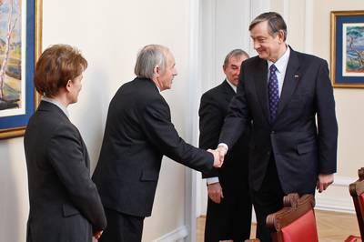 Predsednik republike dr. Danilo Türk je organiziral pogovor s predstavniki slovenske manjšine iz Porabja (foto: Stanko Gruden/STA)