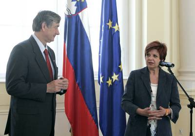 Predsednik republike dr. Danilo Türk in ministrica za kulturo Majda Širca Ravnikar sta priredila sprejem za zmagovalce Velike zborovske nagrade Evrope (foto: Tina Kosec/STA)