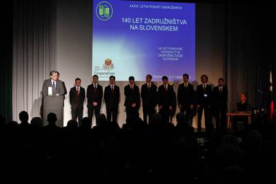 Predsednik republike dr. Danilo Türk se je udeležil slovesnosti ob mednarodnemu letu zadrug in 140. obletnici zadružništva na Slovenskem s podelitvijo jubilejnih priznanj (foto: Stanko Gruden/STA)