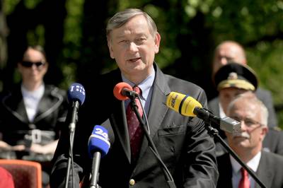 Predsednik republike dr. Danilo Türk se je udeležil slovesnosti v počastitev mednarodnega praznika dela ter spomina na padle borce 4. bataljona Cankarjeve brigade (foto: Tamino Petelinšek/STA)