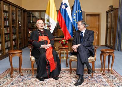 Predsednik Republike Slovenije dr. Danilo Türk je sprejel dekana Kolegija kardinalov Svetega sedeža kardinala dr. Angela Sodana (foto: Stanko Gruden)
