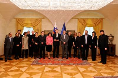 Predsednik republike dr. Danilo Türk in soproga Barbara Miklič Türk sta priredila večerjo v čast letošnjima Prešernovima nagrajencema in nagrajencem Prešernovega sklada v letu 2012 (foto: Nebojša Tejić/STA)