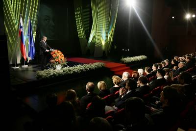 Predsednik republike dr. Danilo Türk je nagovoril udeležence slavnostne podelitve Zoisovih nagrad, Zoisovih priznanj, priznanja Ambasador znanosti Republike Slovenije in Puhovih priznanj (FA BOBO)