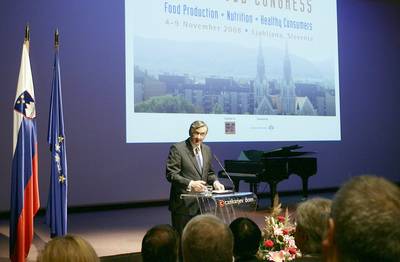 Predsednik republike dr. Danilo Türk je nagovoril udeležence 1. kongresa Evropske federacije živilskih znanosti in tehnologij (EFFoST) o prehrambenih sistemih (FA BOBO)