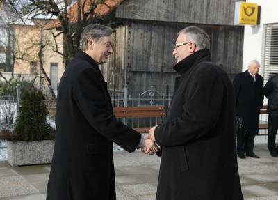 Predsednik republike dr. Danilo Türk se je srečal z županom Občine Šentjernej Francem Hudoklinom (foto: Nebojša Tejić/STA)