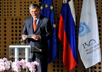 Predsednik republike dr. Danilo Türk se je udeležil slavnostne akademije ob 130. obletnici organiziranega sladkovodnega ribištva na Slovenskem (foto: Tamino Petelinšek/STA)