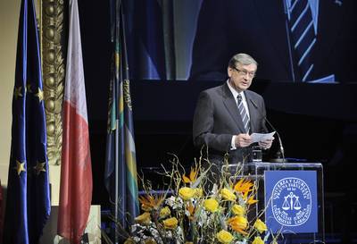 Predsednik republike dr. Danilo Türk se je udeležil slavnostne akademije ob 90. obletnici Pravne fakultete Univerze v Ljubljani (FA BOBO)
