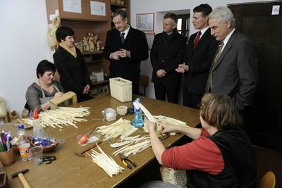 Predsednik republike dr. Danilo Türk je obiskal zaposlitveni center zadruge Pomelaj (foto: Nebojša Tejić/STA)