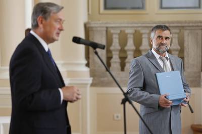 Predsednik republike dr. Danilo Türk je z Redom za zasluge odlikoval Imreta Jerebica (foto: Stanko Gruden/STA)