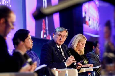Predsednik Republike Slovenije dr. Danilo Türk je sodeloval v panelni razpravi Foruma voditeljev ob 50. obletnici Organizacije za gospodarsko sodelovanje in razvoj (OECD) z naslovom "Omogočiti ljudem, da spet delajo" (foto: Stanko Gruden/STA)