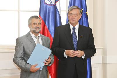 Predsednik republike dr. Danilo Türk je z Redom za zasluge odlikoval Imreta Jerebica (foto: Stanko Gruden/STA)