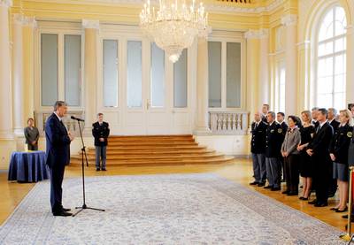 Predsednik republike dr. Danilo Türk je z Zlatim redom za zasluge odlikoval Policijo Republike Slovenije (foto: Daniel Novakovič/STA)
