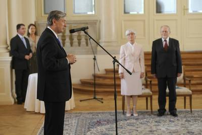 Predsednik republike dr. Danilo Türk je z Zlatim redom za zasluge odlikoval Glasbeno matico Ljubljana, z Redom za zasluge pa je odlikoval dr. Primoža Kureta (foto: Nebojša Tejić/STA)