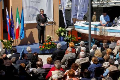 Predsednik republike dr. Danilo Türk se je udeležil slavnostne akademije, posvečene evropskemu letu aktivnega staranja in medgeneracijske solidarnosti (foto: Stanko Gruden/STA)