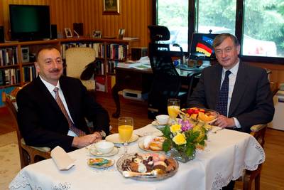 Predsednik Republike Slovenije dr. Danilo Türk in predsednik Republike Azerbajdžan dr. Ilham Alijev sta imela delovni zajtrk (foto: Stanko Gruden/STA)