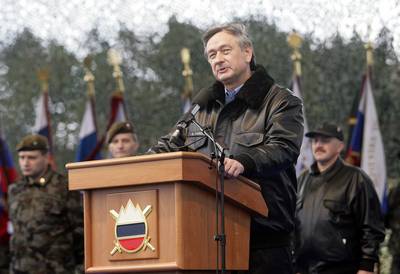 Predsednik in vrhovni poveljnik obrambnih sil dr. Danilo Türk si je ogledal vojaško vajo Zmožnosti Slovenske vojske 2008 ter nagovoril pripadnice in pripadnike Slovenske vojske (FA BOBO)
