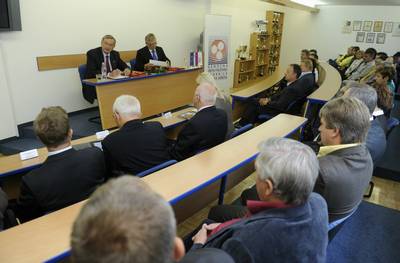 Predsednik republike dr. Danilo Türk je obiskal Območno obrtno-podjetniško zbornico Murska Sobota (foto: Nebojša Tejić/STA)