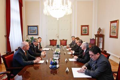 Predsednik republike dr. Danilo Türk je organiziral pogovor s predstavniki slovenske manjšine iz Porabja (foto: Stanko Gruden/STA)