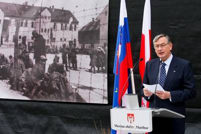 Predsednik republike dr. Danilo Türk se je udeležil spominske svečanosti in odkritja obeležja v spomin na žrtve v nemškem ujetniškem taboru Stalag XVIII D (306) v Melju (foto: Stanko Gruden/STA)