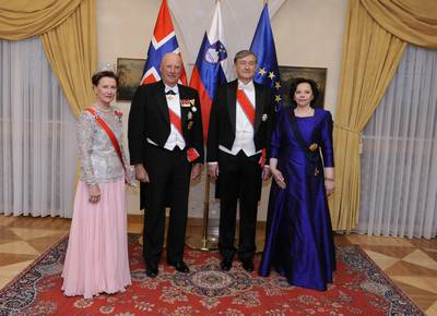 Predsednik Republike Slovenije dr. Danilo Türk in soproga Barbara Miklič Türk sta priredila slavnostno večerjo v čast Njunima veličanstvoma norveškemu kralju Haraldu V. in kraljici Sonji (foto: Nebojša Tejič/STA)