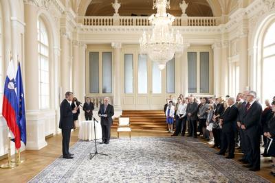 Predsednik republike dr. Danilo Türk je z Redom za zasluge odlikoval Kurta Kanclerja (foto: Stanko Gruden/STA)