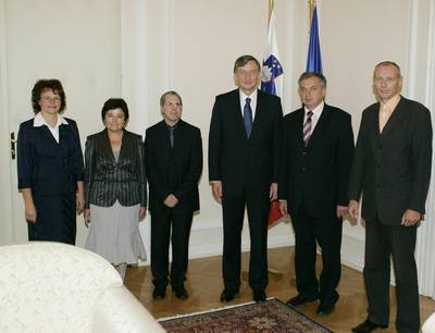 Predsednik republike dr. Danilo Türk je sprejel predstavnike Združenja ravnateljic in ravnateljev osnovnega in glasbenega šolstva Slovenije (FA BOBO)