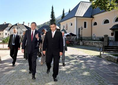 Predsednik republike dr. Danilo Türk je obiskal občino Kranjska Gora, kjer se je srečal z županom Juretom Žerjavom (foto: Tamino Petelinšek/STA)