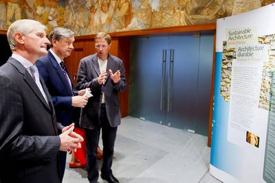Predsednik republike dr. Danilo Türk je ob svetovnem dnevu habitata odprl razstavo Trajnostna arhitektura po vsej Evropi (foto: Stanko Gruden/STA)