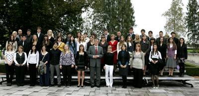 Predsednik republike dr. Danilo Türk je priredil sprejem za zlate maturante, ki so na maturi dosegli vse možne točke (foto: Tina Kosec/STA)