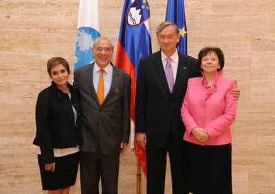 Predsednik republike dr. Danilo Türk in soproga Barbara Miklič Türk sta priredila večerjo za generalnega sekretarja Organizacije za gospodarsko sodelovanje in razvoj (OECD) Angela Gurrío in soprogo dr. Lulu Quintana de Gurría (foto: Nebojša Tejić/STA)