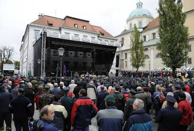 Predsednik republike dr. Danilo Türk se je udeležil slovesnosti ob 20. obletnici Manevrske strukture narodne zaščite, kjer je nastopil kot slavnostni govornik (foto: Nebojša Tejić/STA)