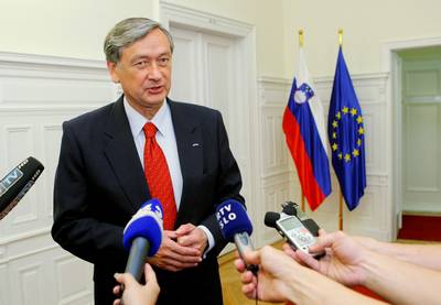 Predsednik republike dr. Danilo Türk je sprejel člane Fiskalnega sveta ob predaji Letnega poročila Fiskalnega sveta 2011 (foto: Daniel Novakovič/STA)