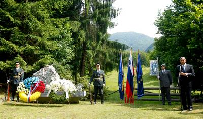Predsednik Republike Slovenije dr. Danilo Türk se je udeležil slovesnosti ob odkritju spomenika ljudem iz Bosne in Hercegovine, ki so se v prvi svetovni vojni bojevali in umirali na soški fronti (foto: Stanko Gruden/STA)