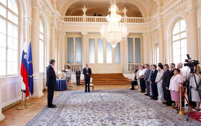 Predsednik republike dr. Danilo Türk je z Redom za zasluge odlikoval patra Cirila Božiča (foto: Stanko Gruden/STA)
