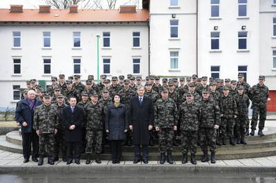Predsednik republike in vrhovni poveljnik obrambnih sil dr. Danilo Türk je obiskal Vojašnico Janka Premrla Vojka v Vipavi (FA BOBO)