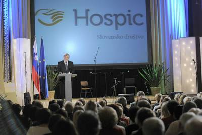 Predsednik republike dr. Danilo Türk je nagovoril udeležence dobrodelnega koncerta za prvo hišo hospica, ki je potekal pod njegovim pokroviteljstvom (FA BOBO)