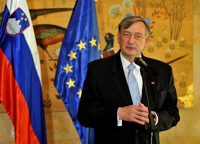 Predsednik republike dr. Danilo Türk je priredil sprejem za zlate maturante, ki so na maturi dosegli vse možne točke (foto: Tamino Petelinšek/STA)